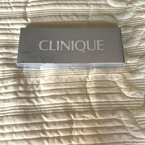 Clinique Seasons Worth of Pretty holiday 2011 kit
